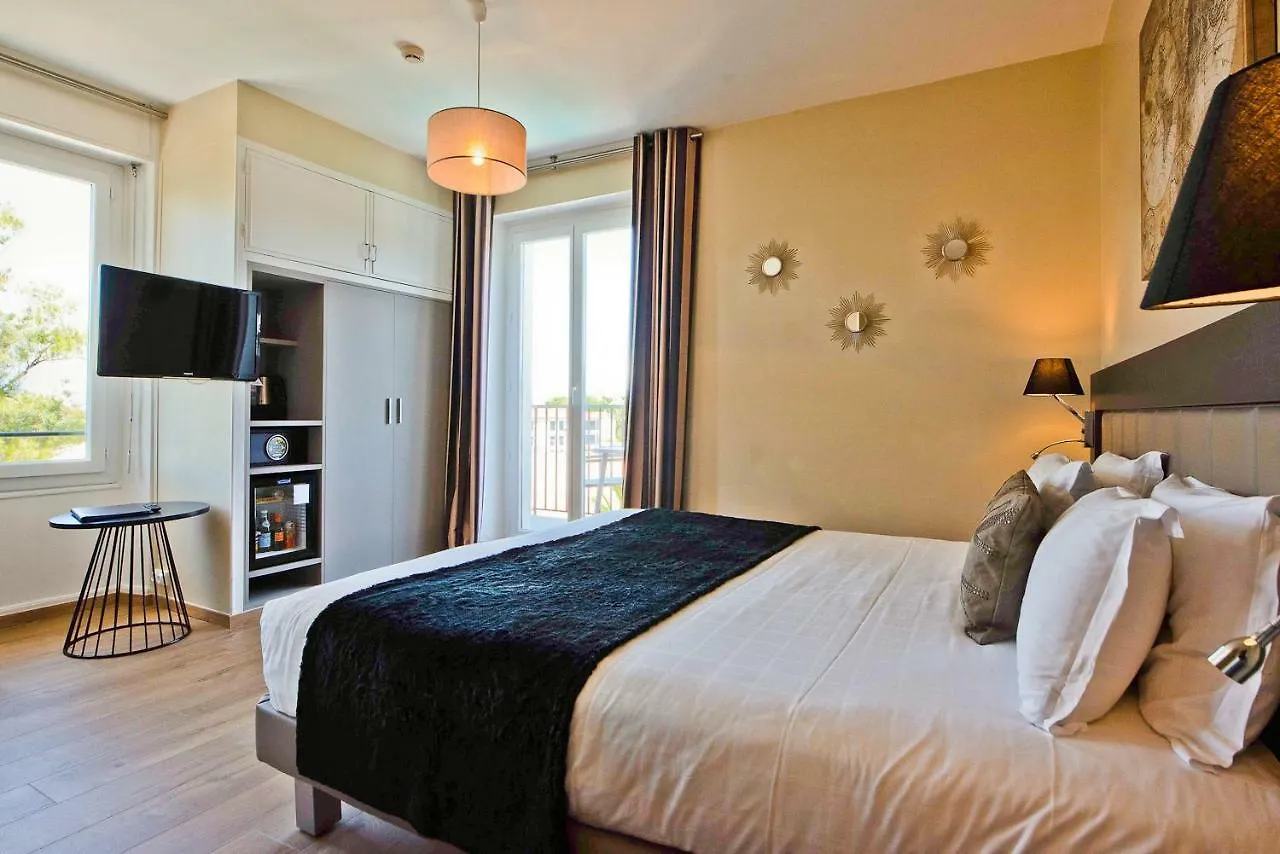 Hotel La Villa Cap D'Antibes Juan-les-Pins 4*,  France
