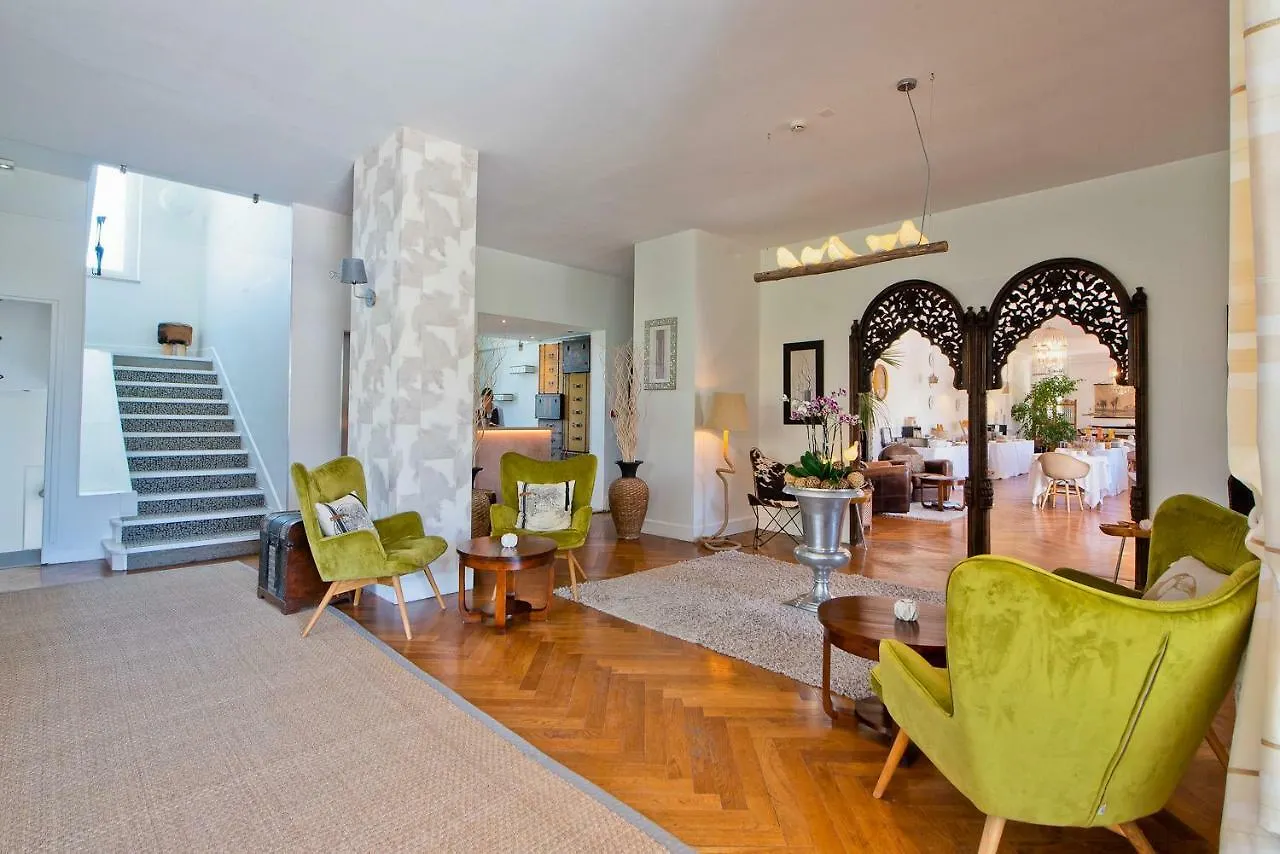 Hotel La Villa Cap D'Antibes Juan-les-Pins 4*,